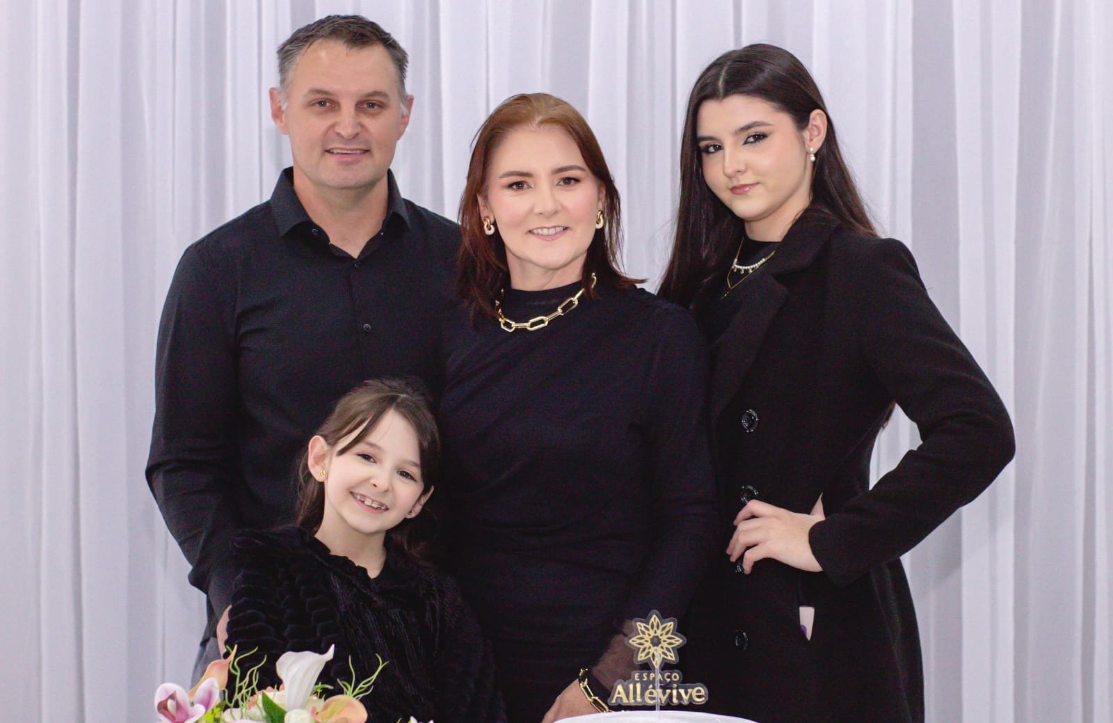 Gil, Elaine, Natália e Alice — família por trás do Espaço Allévive
